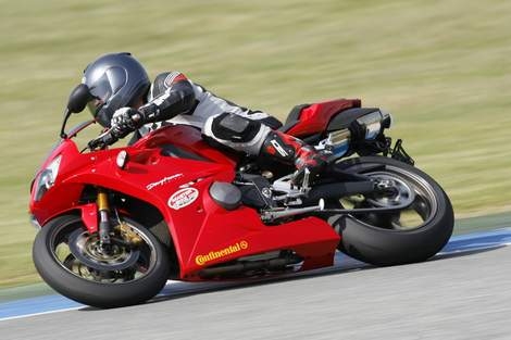 Triumph’S Daytona 675 Scoops Supertest And Masterbike Awards